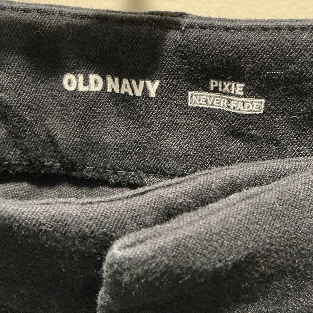 Old Navy Black Pixie Pants - Picture 2 of 4